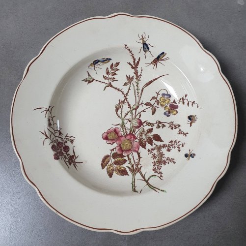 Assiettes creuses en terre de fer