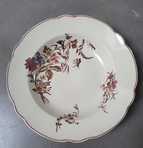 Assiettes creuses en terre de fer