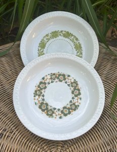 Vintage retro deep plates made of Bavaria porcelain