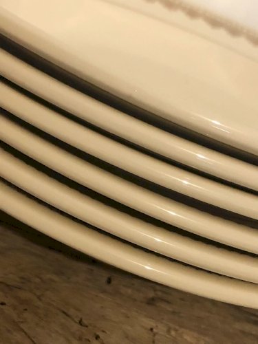 Assiettes creuses Villeroy & Boch crème et dorées