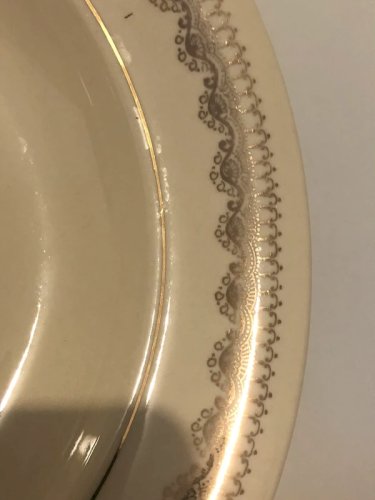 Assiettes creuses Villeroy & Boch crème et dorées