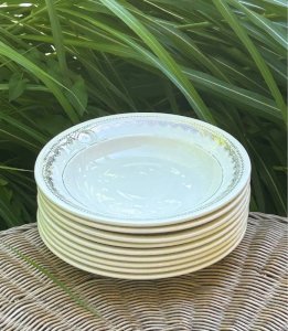 Villeroy & Boch cream and gold shallow bowls