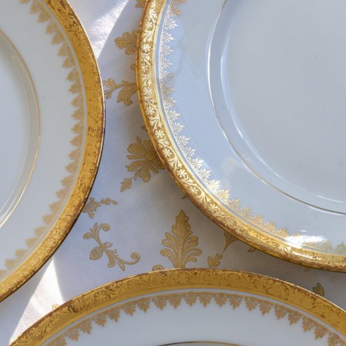 Assiettes décor à lor fin en porcelaine de Limoges Peconnet
