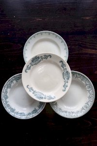 Assiettes demies creuses vintage dépareillées terre de fer - Décor vert