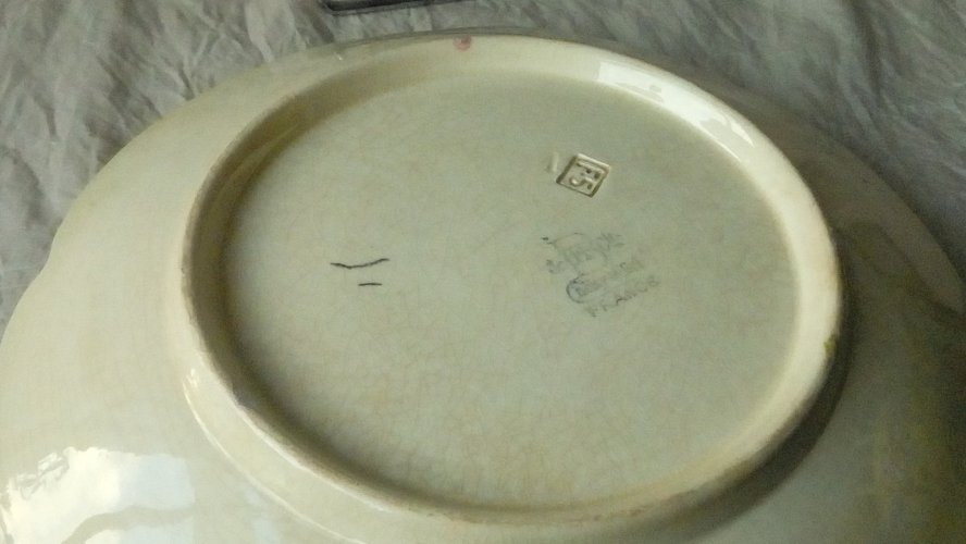 ASSIETTES EN BARBOTINE CHOISY LE ROI FLEUR DE PENSÉE FIN 19 ÈME **