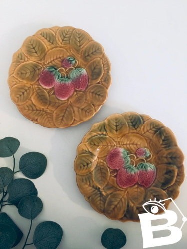 Assiettes en barbotine Sarreguemines