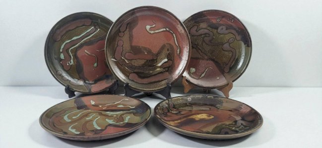 Assiettes en Grès par Francisco Pereira, Puisaye