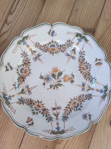 Assiettes Faïence de Rouen - Scène Champêtre et Personnage