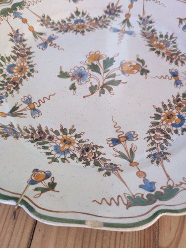 Assiettes Faïence de Rouen - Scène Champêtre et Personnage