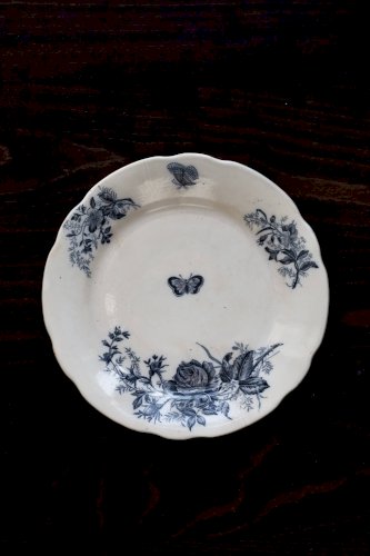 Assiettes plate antiques terre de fer Onnaing Nord - Motif fleuri et papill