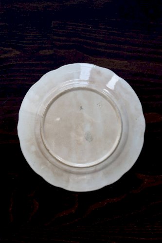 Assiettes plate antiques terre de fer Onnaing Nord - Motif fleuri et papill