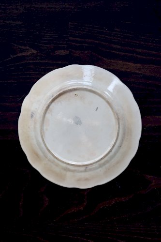 Assiettes plate antiques terre de fer Onnaing Nord - Motif fleuri et papill