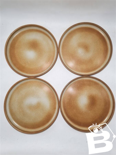 Assiettes plates à bord droit
