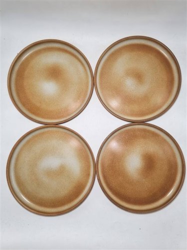 Assiettes plates à bord droit