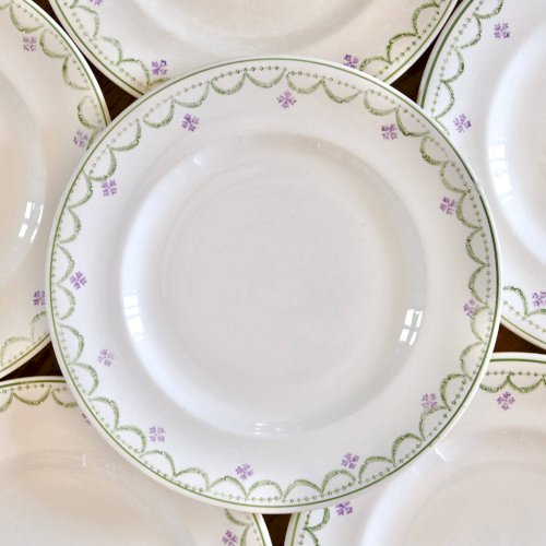 Assiettes plates anciennes Longwy Violetta peintes à la main