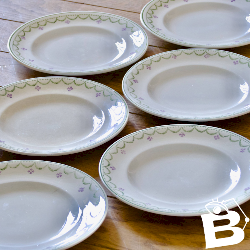 Assiettes plates anciennes Longwy Violetta peintes à la main