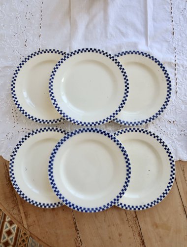 Assiettes plates anciennes terre de fer Salins – Modèle Damier