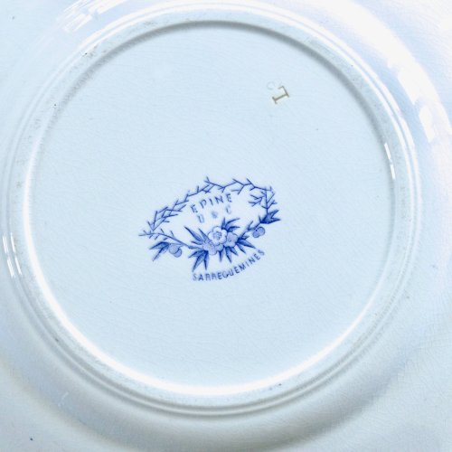 Assiettes plates en terre de fer Sarreguemines Epine, 1880