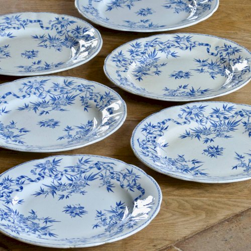 Assiettes plates en terre de fer Sarreguemines Epine, 1880