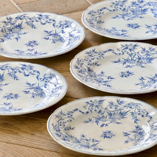 Assiettes plates en terre de fer Sarreguemines Epine, XIXe