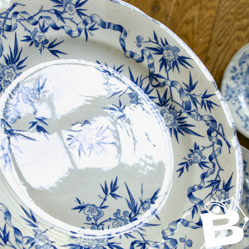 Assiettes plates en terre de fer Sarreguemines Epine, XIXe