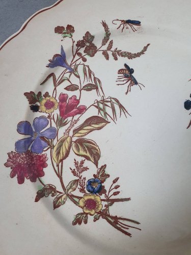 Assiettes plates en terre de fer