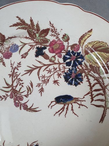 Assiettes plates en terre de fer