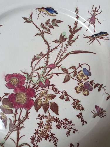 Assiettes plates en terre de fer