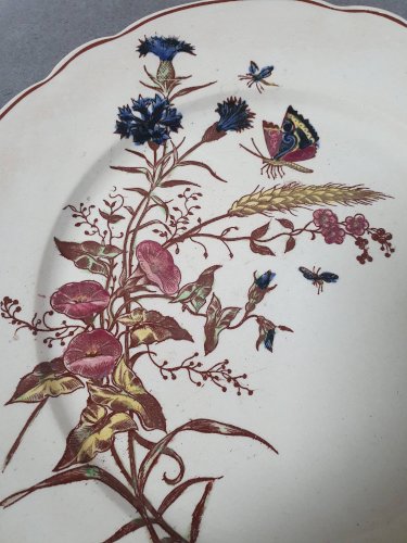 Assiettes plates en terre de fer