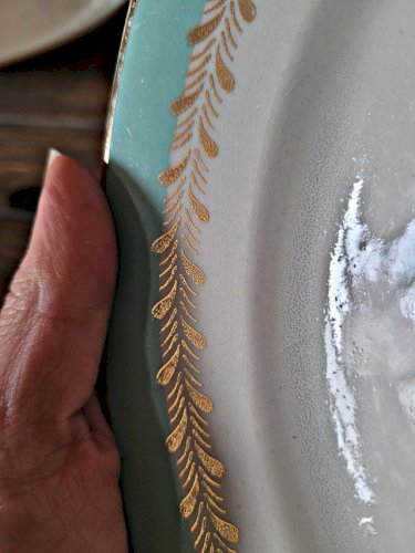 Assiettes plates Lunéville Pierrefonds, dorure et feuillage doré