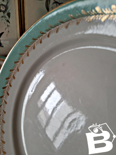 Assiettes plates Lunéville Pierrefonds, dorure et feuillage doré