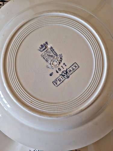 Assiettes plates Saint Amand en terre de fer bleue, service Primax