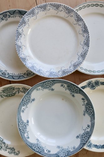 Assiettes plates vintage dépareillées terre de fer - Décor bleu / vert