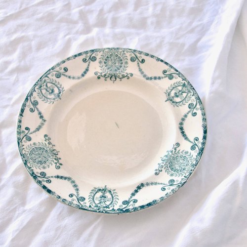 Assiettes XIXe Longwy, terre de fer Pierrefonds