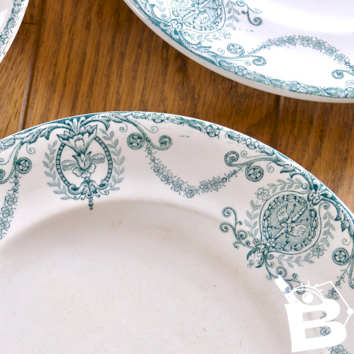 Assiettes XIXe Longwy, terre de fer Pierrefonds