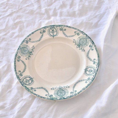 Assiettes XIXe Longwy, terre de fer Pierrefonds