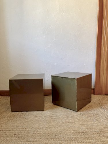 Assise métallique électrozinguée, effet laiton. Défilé Pharrell Williams / Louis Vuitton, 2024