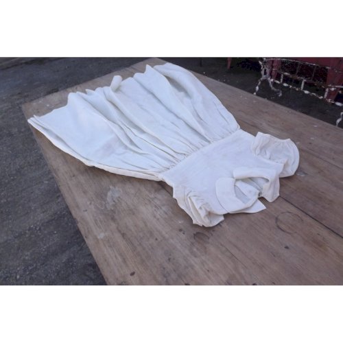 Aube de Communiante + 2 robes demoiselle dhonneur