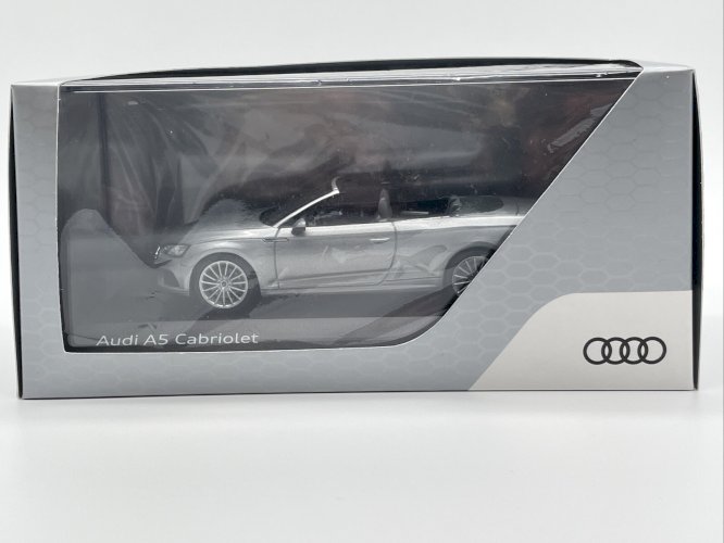 Audi A5 Cabriolet (2017) 1/43 Spark