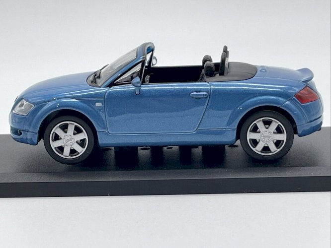 Audi TT Roadster (2004) 1/43 Solido