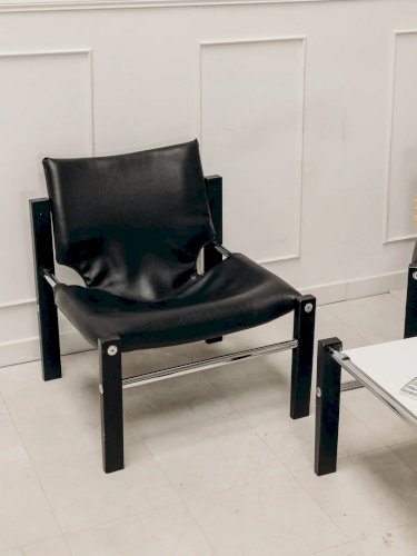 Auguste, l'ensemble de fauteuils et table basse Arkana N°6