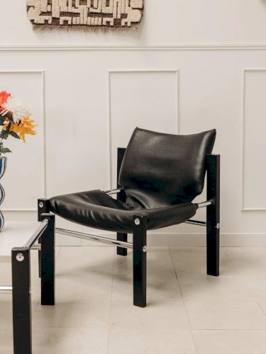 Auguste, l'ensemble de fauteuils et table basse Arkana N°6