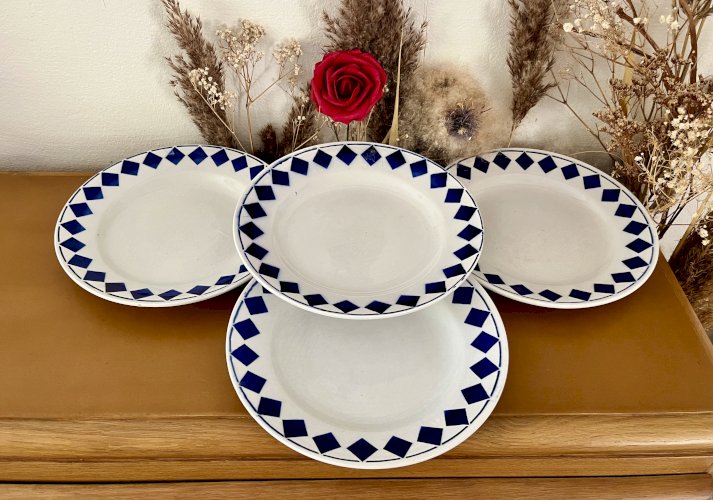 Authenticité - 4 assiettes plates/semi-creuses Losanges bleues - Lamandinoise - Saint Amand 