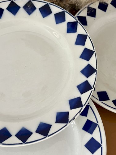 Authenticité - 4 assiettes plates/semi-creuses Losanges bleues - Lamandinoise - Saint Amand 