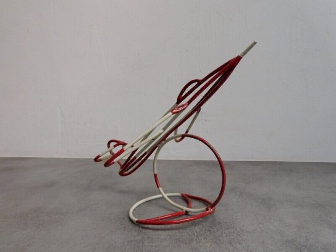 AVION EN METAL PEINT ROUGE ET BLANC N° 2