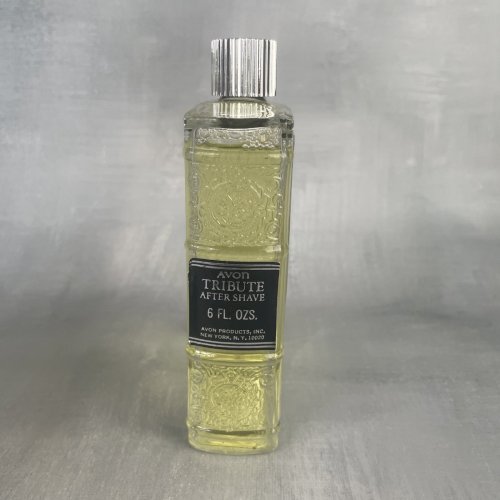 AVON flacon bouteille de collection BOOK CLASSICS TRIBUTE  6 fl oz plein