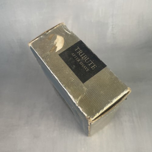 AVON flacon bouteille de collection BOOK CLASSICS TRIBUTE  6 fl oz plein