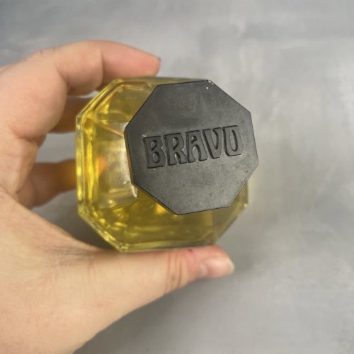 AVON flacon bouteille de collection BRAVO 4 fl oz plein