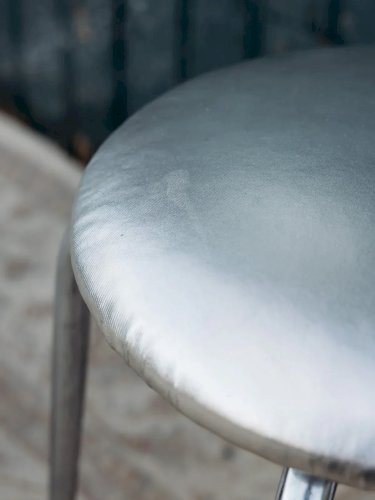 Axel, le tabouret argenté en cuir et métal N°563