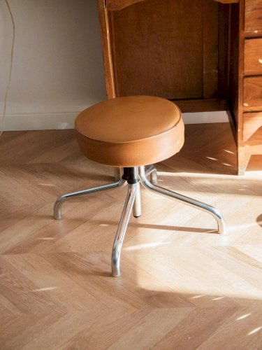 Axel, le tabouret d'atelier en métal N°526